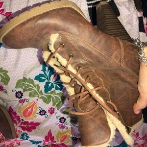 American eagle boots with heel